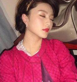 明星睡觉走光,揭秘明星隐私瞬间