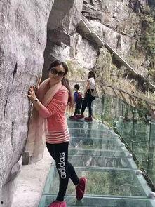 汶川玻璃栈道网红打卡地,挑战极限的网红打卡胜地