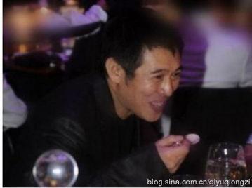 娱乐圈吃瓜打牌是谁呀,揭秘“吃瓜打牌”背后的神秘人物