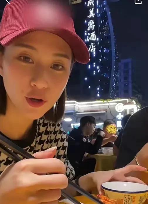 近期热门吃瓜事件娱乐圈,揭秘近期热门吃瓜事件背后的真相
