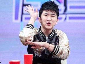 小哇吃瓜娱乐博主